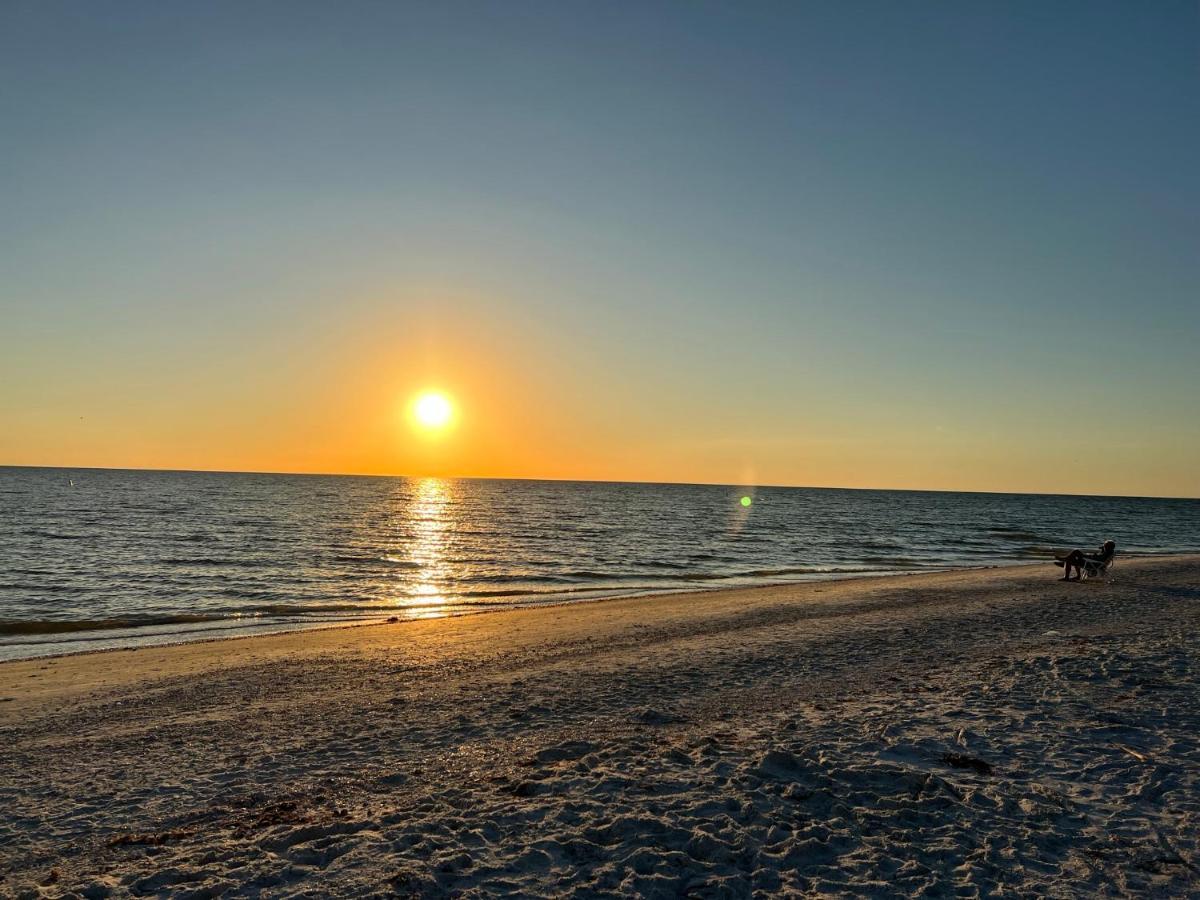 Pag Beachhouse Rentals St. Pete Beach Buitenkant foto
