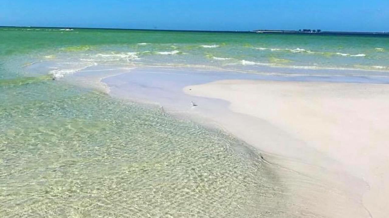 Pag Beachhouse Rentals St. Pete Beach Buitenkant foto